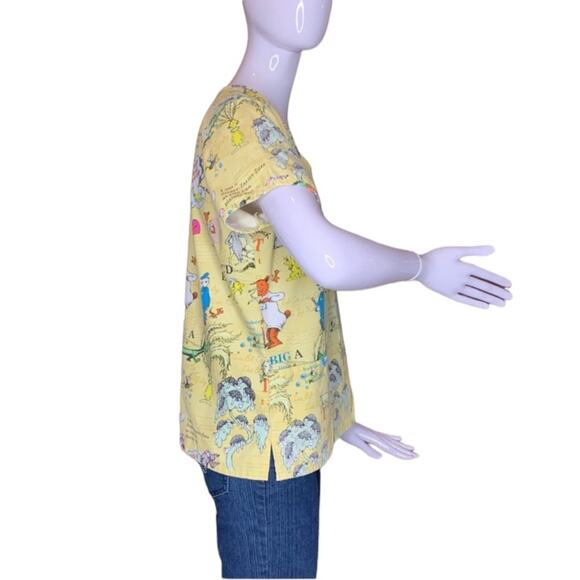 Dr Seuss ABC print Scrub Top Short Sleeve front pockets Size S - Picture 5 of 9